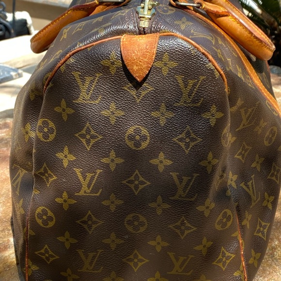 Beautiful Louis Vuitton Keepall traveler 45 monogram LV tote duffel bag - Picture 6 of 13